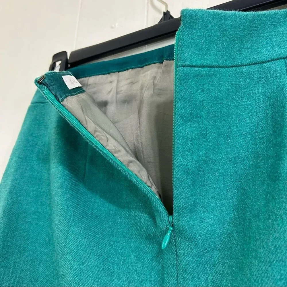 J. CREW Petites Wool Skirt Size 0 Green 100% Wool No.2 Pencil Skirt Knee Length